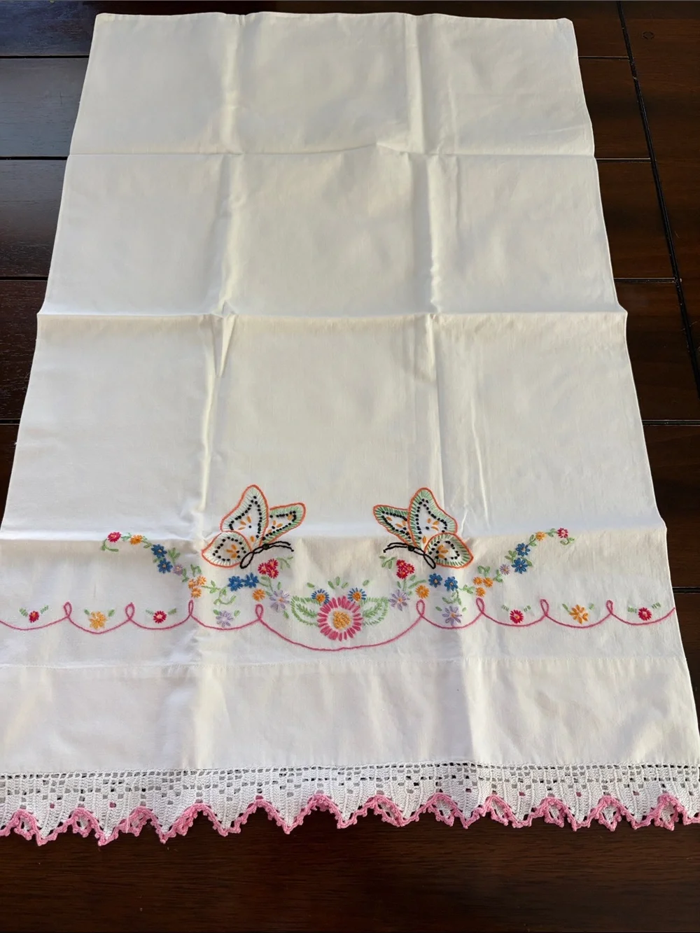 Vintage Embroidered Butterfly & Floral Pillowcase Set - White with Pink Accents